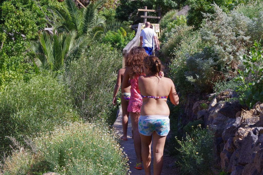 לוס ריאלחוס Apartamentos Playa De Los Roques מראה חיצוני תמונה