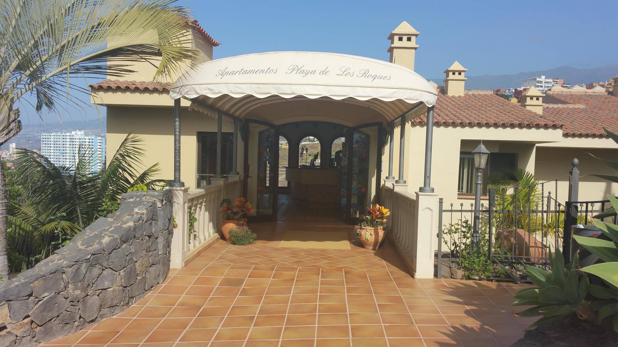 לוס ריאלחוס Apartamentos Playa De Los Roques מראה חיצוני תמונה