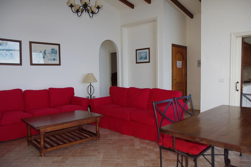לוס ריאלחוס Apartamentos Playa De Los Roques מראה חיצוני תמונה