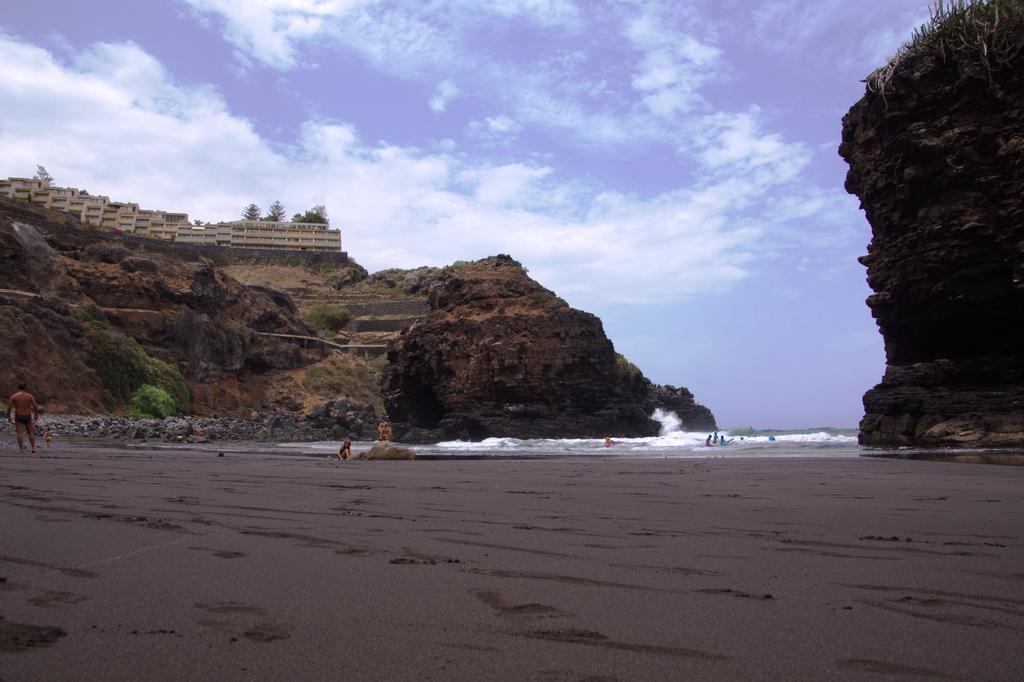 לוס ריאלחוס Apartamentos Playa De Los Roques מראה חיצוני תמונה